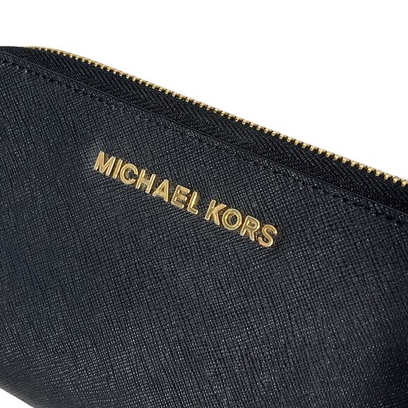 Michael Kors Jet Set Black Zip Around Wristlet - Picture 2 of 11